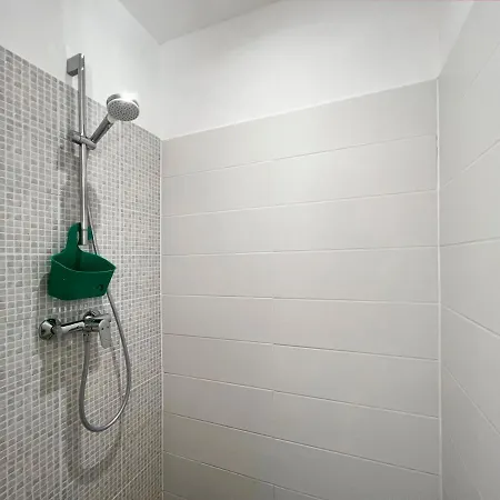 La Salamandre לינה וארוחת בוקר 4*