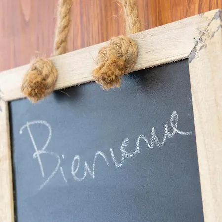 לינה וארוחת בוקר La Salamandre Rabastens