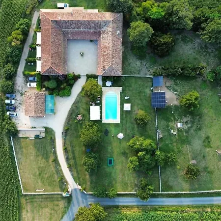 לינה וארוחת בוקר La Salamandre Rabastens