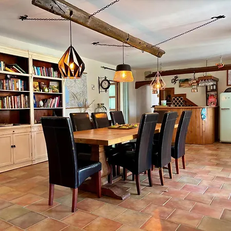 לינה וארוחת בוקר La Salamandre