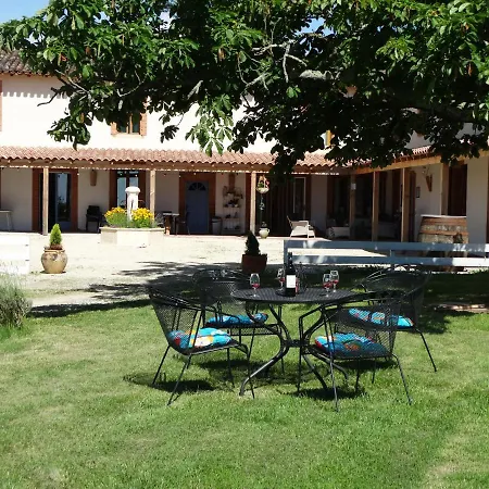 La Salamandre לינה וארוחת בוקר 4*